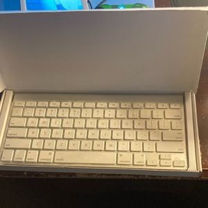 Apple wireless keyboard bluetooth (2009)